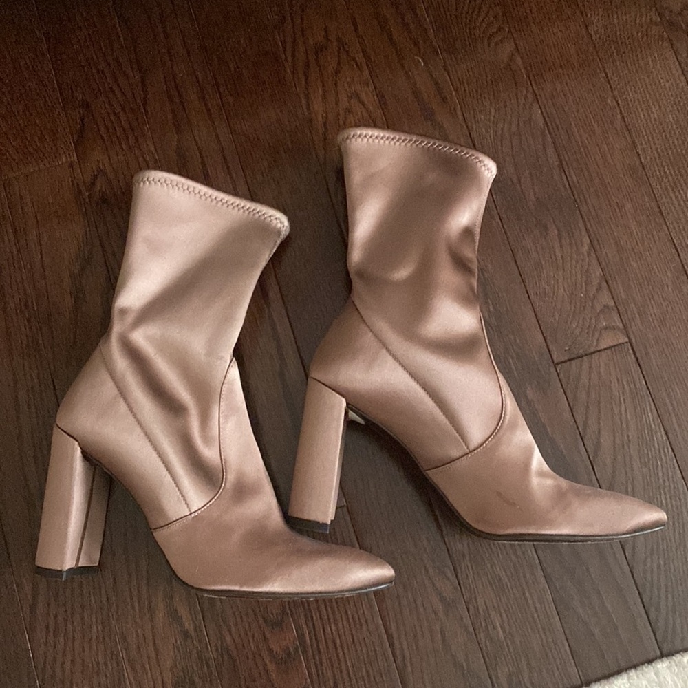 Stuart Weitzman Clinger Clinger Adobe Stretch Sat… - image 4